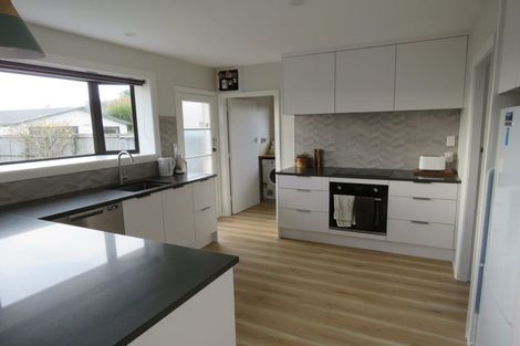 Photo of property in 28 Chedworth Avenue, Bishopdale, Christchurch, 8053