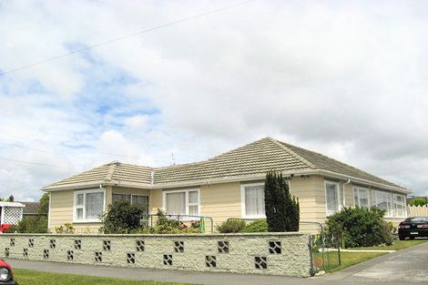 Photo of property in 17 Bateman Avenue, Bryndwr, Christchurch, 8053