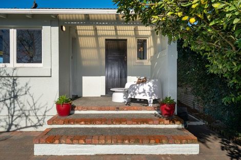 Photo of property in 9 Kinross White Street, Napier South, Napier, 4110