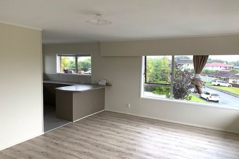 Photo of property in 1/11 Lancelot Place, Glenfield, Auckland, 0629