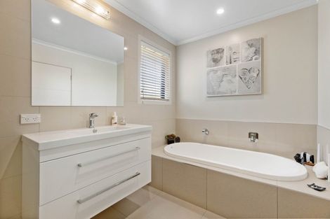 Photo of property in 18 Sunhaven Cove, Cromwell, 9310