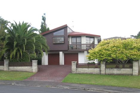 Photo of property in 6 Fernbird Place, Massey, Auckland, 0614
