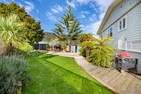 Photo of property in 6 Bella Grove, Naenae, Lower Hutt, 5011