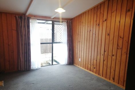 Photo of property in 5 Kemp Road, Massey, Auckland, 0614