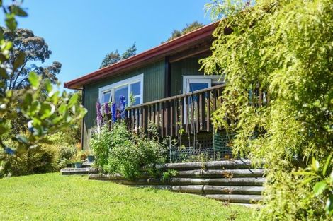 Photo of property in 30 Rangihaeata Road, Rangihaeata, Takaka, 7182