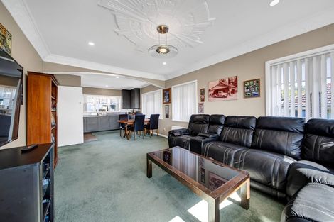 Photo of property in 39a Breakwater Road, Moturoa, New Plymouth, 4310