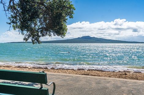 Photo of property in 2/103 Vauxhall Road, Narrow Neck, Auckland, 0624