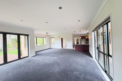 Photo of property in 30 Foster Road, Kumeu, 0891