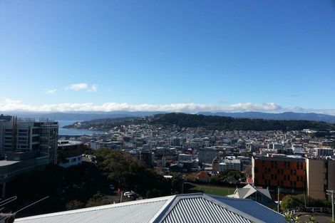 Photo of property in 90 Kelburn Parade, Kelburn, Wellington, 6012