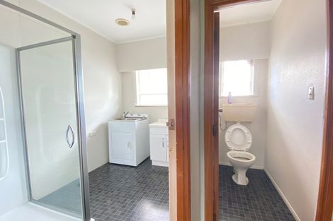 Photo of property in 38 Beaubank Road, Kelston, Auckland, 0602