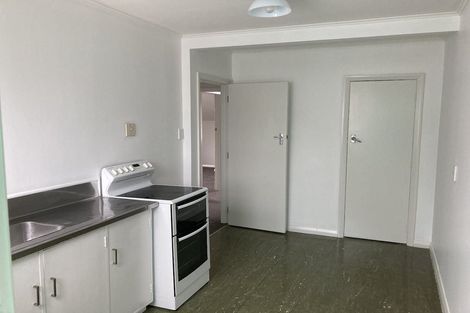 Photo of property in 87 Queens Drive, Lyall Bay, Wellington, 6022