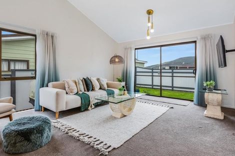 Photo of property in 7 Deveron Place, Tawa, Wellington, 5028