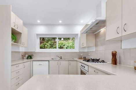 Photo of property in 1/48 Highland Park Drive, Highland Park, Auckland, 2010