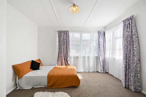 Photo of property in 4 Denz Street, Maeroa, Hamilton, 3200