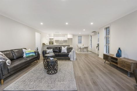 Photo of property in 9a Clematis Avenue, Murrays Bay, Auckland, 0630