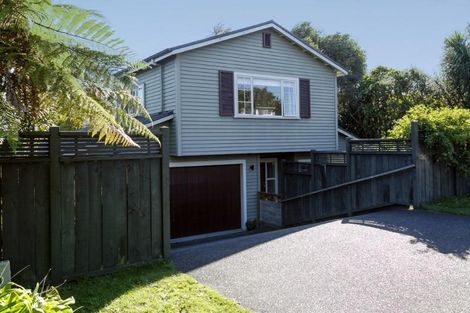 Photo of property in 104 Gillies Avenue, Taupo, 3330