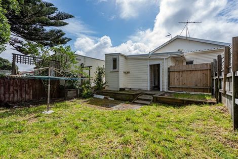 Photo of property in 218 Coutts Street, Rongotai, Wellington, 6022