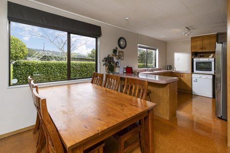 Photo of property in 1187 Peak Road, Helensville, 0875