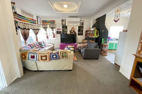 Photo of property in 11 Clayburn Road, Glen Eden, Auckland, 0602