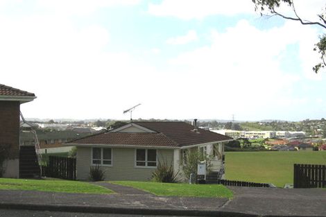 Photo of property in 21 Beauchamp Drive, Massey, Auckland, 0614