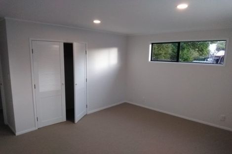 Photo of property in 74 Lynn Road, Bayview, Auckland, 0629
