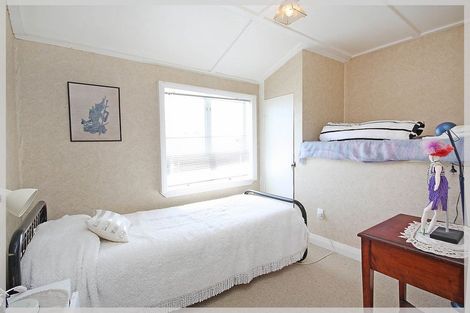 Photo of property in 3 Nash Parade, Foxton Beach, Foxton, 4815