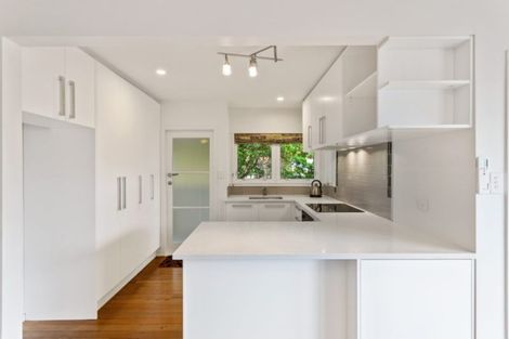 Photo of property in 1/5 Dudding Avenue, Northcote, Auckland, 0627