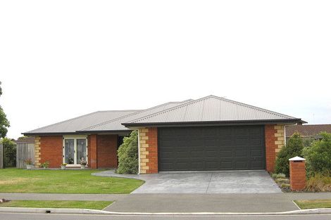 Photo of property in 8 Kohi Drive, Parklands, Christchurch, 8083