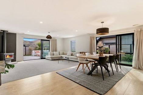 Photo of property in 13 Wheat Street, Jacks Point, Queenstown, 9371
