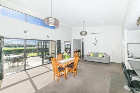 Photo of property in 2 Ruske Place, Grandview Heights, Hamilton, 3200