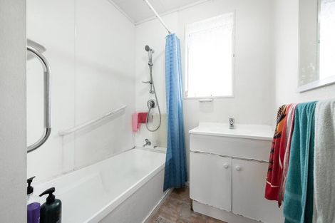 Photo of property in 41a Woodside Road, Massey, Auckland, 0614