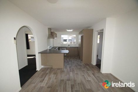 Photo of property in 6a Auburn Avenue, Upper Riccarton, Christchurch, 8041