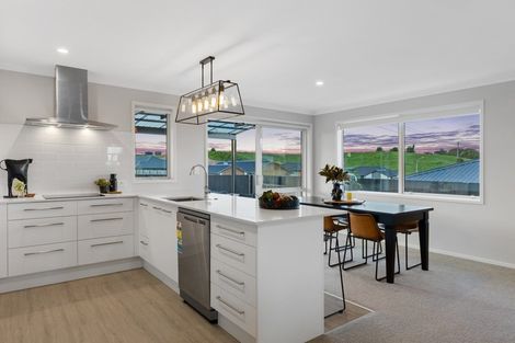 Photo of property in 2 Amelia Way, Pyes Pa, Tauranga, 3112