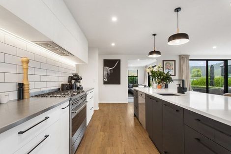 Photo of property in 4 Caro Lane, Cracroft, Christchurch, 8022