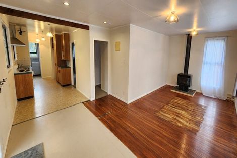 Photo of property in 13 Vancouver Place, Marfell, New Plymouth, 4310