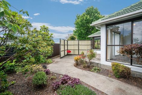 Photo of property in 14 Ardmore Place, Bishopdale, Christchurch, 8053