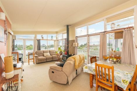 Photo of property in 72 Park Avenue, Waitarere Beach, Levin, 5510