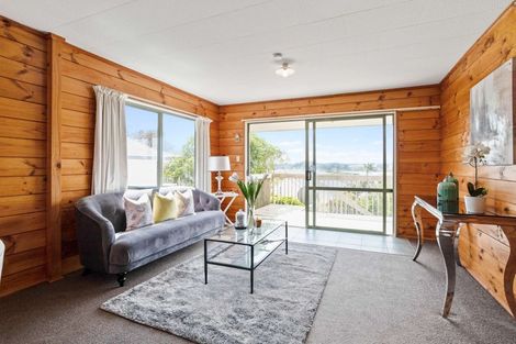 Photo of property in 1/3 Jumento Place, Unsworth Heights, Auckland, 0632