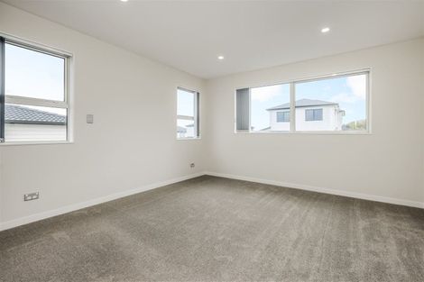Photo of property in 14 Frazen Avenue, Papakura, 2110