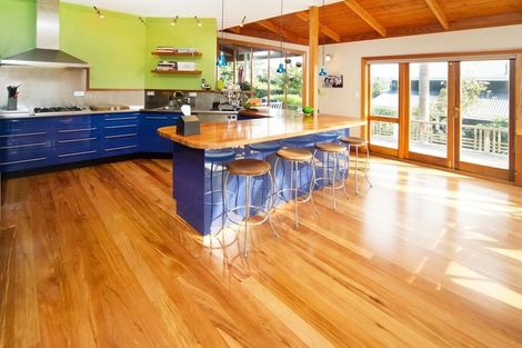 Photo of property in 145 Queen Street, Northcote Point, Auckland, 0627