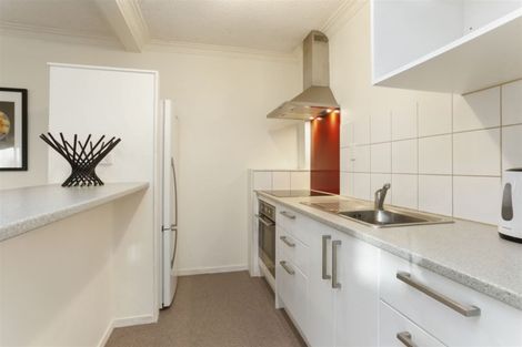 Photo of property in 138 Glenfield Road, Birkenhead, Auckland, 0626