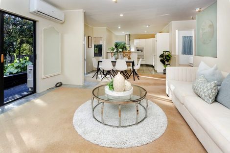Photo of property in 2/32 Centorian Drive, Windsor Park, Auckland, 0632