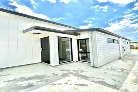 Photo of property in 22 Combat Street, Papakura, 2110
