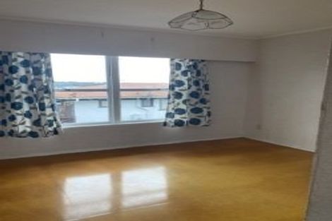 Photo of property in 2/176 Archers Road, Glenfield, Auckland, 0629