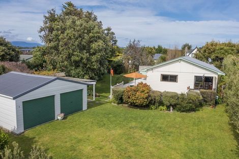 Photo of property in 2 Sand Dune Grove, Waikawa Beach, Levin, 5573