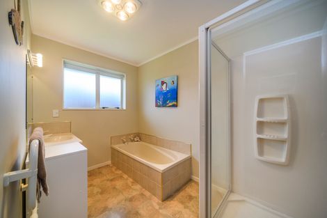 Photo of property in 22 Meridian Grove, Kelvin Grove, Palmerston North, 4414
