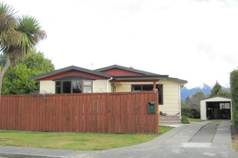 Photo of property in 10 Henry Street, Te Anau, 9600