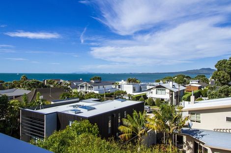 Photo of property in 17 Ocean View Road, Milford, Auckland, 0620