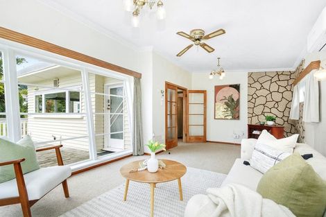 Photo of property in 13 Bell Street, Tawa, Wellington, 5028