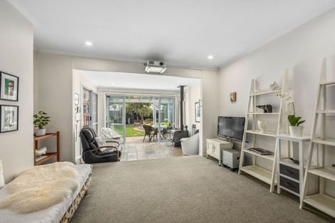 Photo of property in 9 Oak Street, Ebdentown, Upper Hutt, 5018